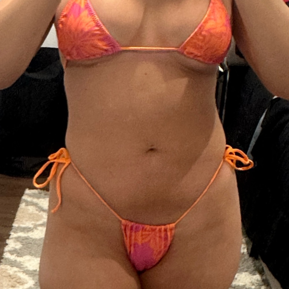 Melissa Simone Enita Bikini